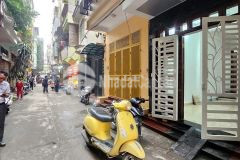 4 tỷ 50m2 hộ khẩu chùa láng đống đa lô góc 3 thoáng