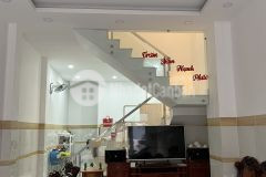 Nhà mặt tiền đường 835 phú hữu, dt 50m đúc 3 lầu