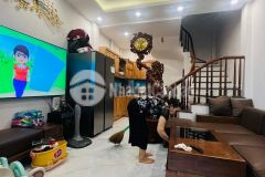 Bán gấp nhà đẹp ở ngay tu hoàng 33m2x5t, mặt tiền 4m,ô tô cạnh nhà, giá chỉ 2.8 tỷ