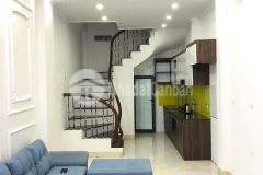 Bán nhà ngõ 26 cống trắng trung phụng, ngõ ba gác nhà mới dt 31m5 tầng4.3 tỷ