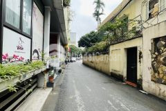 Bán nhà ngõ 19 liễu giai, gần phố, ngõ thông ô tô chạy vòng quanh, dt 61m2 giá 12.5 tỷ