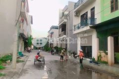 Bán 90m2 đình dù, sát trung tâm huyện, giáp vđ 4, đường 9m có vỉa hè, giá 2,x tỷ lh 0835459289