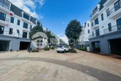 Bán căn shophouse phân khu paris eco cty đối diện đài phun nước công viên ánh sáng 4,9xx tỷ