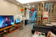 Bán nhà ngõ phố tân mai nguyễn chính, 30m2 x 5t cực đẹp, gần phố. giá 5.2 tỷ