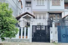 Bán biệt thự 3 lầu 160m2 mặt tiền đường cao lỗ phường 4 quận 8