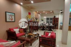 Cần bán gấp nhà 2mặt ngõ ôtô tránh ngõ thông ôtô vào nhà 102m 6tỷ ngọc lâm long biên