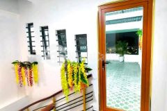 Nhà mới, 3 phòng ngủ, sân thượng, hxh.