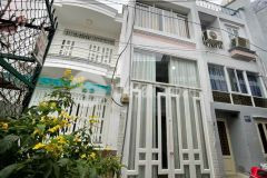 Giảm 1 tỷ 50m2 3 tầng chỉ 3.7 tỷ ni sư huỳnh liên