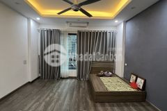 Bán gấp nhà phố tân mai, ô tô lô góc, dt 40m2 x 5t, mt 4m, giá chào 4 tỷ 9, lh 0984417892.