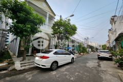 Chủ gửi nhà lầu dt rộng vị trí đẹp giá rẻ nằm sát trần hoàng na