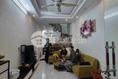 Cần chuyển nhượng căn nhà 38m2 xây 4 tầng mỗi tầng chia 2 phòng lh 0962.565.333