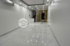 Cho thuê nhà kinh doanh đường ô tô, thang máy phố nguyễn chí thanh, quận đống đa 45m, 6 tầng, thang