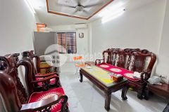 8.8 tỷ có nhà mặt phố chùa quỳnh, hai bà trưng, 5 tầng, 4.3m mặt tiền còn như mới.