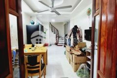 Bán nhà gấp định công hạ, dt 30m2, 5 tầng, giá hơn 3 tỷ, o to đỗ cổng.