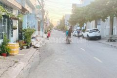 Hiếmnhà 3 tầng.mtkd.đường nguyễn ánh thủ,quận 12.dt200m2 giá 11 tỷ 7 tl