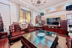 Bán nhà phố võ chí công, ô tô đỗ, kinh doanh, dt 42m2, 5 tầng, mặt tiền 4.7m, giá 7.5 tỷ