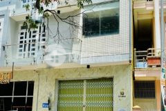 Cho thuê nhà 1 trệt 2 lầu mặt tiền đường 32 gần đại học cần thơ