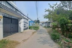 Cần bán căn nhà 1 trệt 1 lầu ở gần chợ bà điểm hóc môn giá 850 triệu.