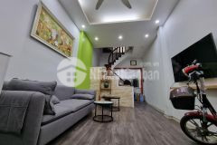 Bán nhà lạc long quân ngõ nông gần phố, oto đỗ gần, 2 thoáng, nở hậu. 38m2x4t giá 5.3 tỷ