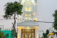 Chủ gửi nhà 1t2l sân thượng phong cách tân cổ điển full nội thất đường d13 kdc hồng loan