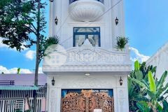 Chủ gửi nhà mới xây 1t2l sân thượng full nội thất tại đs12 khu văn hoá tây đô q. cái răng