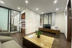 Bán căn hộ dịch vụ cao cấp trung hoà cầu giấy, 9 tầng thang máy, gara oto, doanh thu 2 tỷnăm.