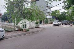 Lô góc thoáng sáng vĩnh viễn ô tô đỗ cửa mặt tiền rộng view hồ an sinh đỉnh.