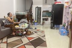 Bán nhà bồ đề long biên 5 tầng 3tỷ8