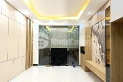 2 tỷ mẫu giáo x 30m2 x 3 tầng tôn đức thắng lõi đống đa nhà mới ở ngay