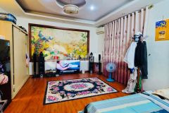 3 tỉ nhỉnh có ngay nhà đẹp đê la thành nhỏ 35m x 5 tầng mặt tiền 5m sân riêng