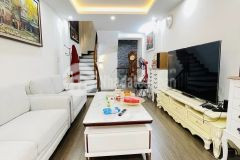 3 tỉ nhỏ xinh có ngay nhà đẹp đê la thành 35m x 5 tầng mặt tiền 5m sân riêng