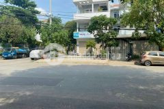 Bán nhà 4 lầu đường 27 hbc khu bên sông, dt 155m2, giá 18 tỷ