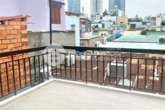 Nhà hxh thông, 4 tầng, 3 phòng ngủ, nhà mới tặng full nội thất