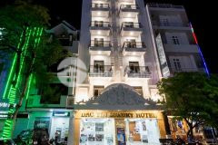 Bán khách sạn mặt phố yên phụ 73 tỷ 200m2, 8t, mt12 kinh doanh view hồ tây