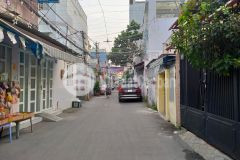 Giá cực tốt 4tỷ8 nhà 54m2 công nhận đủ xe hơi qua cửa gần chợ hạnh thông tây quang trung