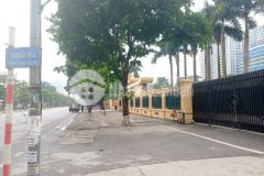 Bán đất phố hoàng quốc việt cầu giấy. phân lô ô tô vào. dt 195m. giá 27 tỷ