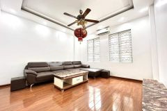 Mặt ngõ thông ôtô vào nhà kinh doanh ở ngay 45m 7xtỷ đê trần khát chân