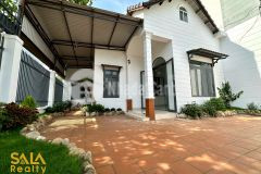 Nhà mái thái đẹp hẻm mai hắc đế 10 x 18m 4,88 tỷ