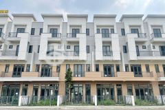 3,x tỉ nhà 4 tầng,ngay tại tp từ sơn, chân đế chung cư, sổ hồng