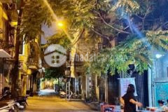 Cần bán nhanh căn hộ tt ô tô đỗ 1,68 tỷ lê gia đỉnh, dt 60m2, ngõ vào rộng.