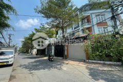 Bán nhà 3 lầu mt đường 8 hbp, dt 78m2, giá 7.5 tỷ