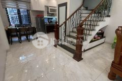 Bán nhà ngõ 424 ngọc thụy, long biên, 52m2, mt4.5m phân lô, ô tô, full nội thất