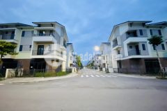 Bán gấp nhà phố đường trục thông 16m tại centa city vsip từ sơn bắc ninh