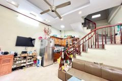 Cần tiền bán nhà 36m2, 5t, ngõ 94, ngô gia tự, long biên chỉ 3 tỷ