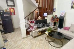 Bán gấp nhà đường láng, dt 36m2, 5 tầng long lanh, mt 4m, giá chỉ nhỉnh 4 tỷ.