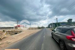 Kẹt cứng cần bán lô đất đối diện cty xí nghiệp có vài nghìn công nhân