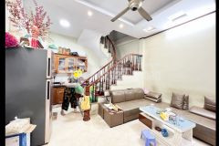 Bán nhà ngõ 141 giáp nhị, sđcc, nhà đẹp ở ngay, 31m2, 5 tầng, 2.94 tỷ.