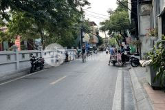 Thửa đất đẹp phố hoa lâm vị trí đẹp trung tâm việt hưng ngõ thông ô tô vào nhà tiện ích ngập