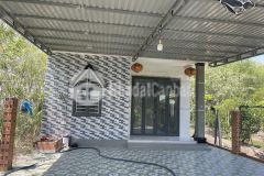 Cần bán gấp cân nhà cấp 4 mới làm, cả nhà cả đất 391m2, 650 triệu bao sổ