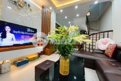 Bán nhà ngô gia tự thông sang phố đức giang, long biên 33m2, 5t chỉ 2,8 tỷ